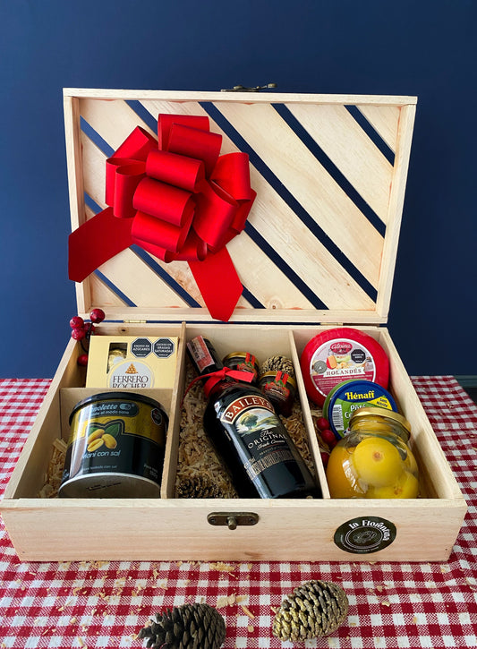 Ancheta Gift Box Baileys: caja de madera con herraje, crema de whisky Baileys, queso holandés, paté francés y chocolates