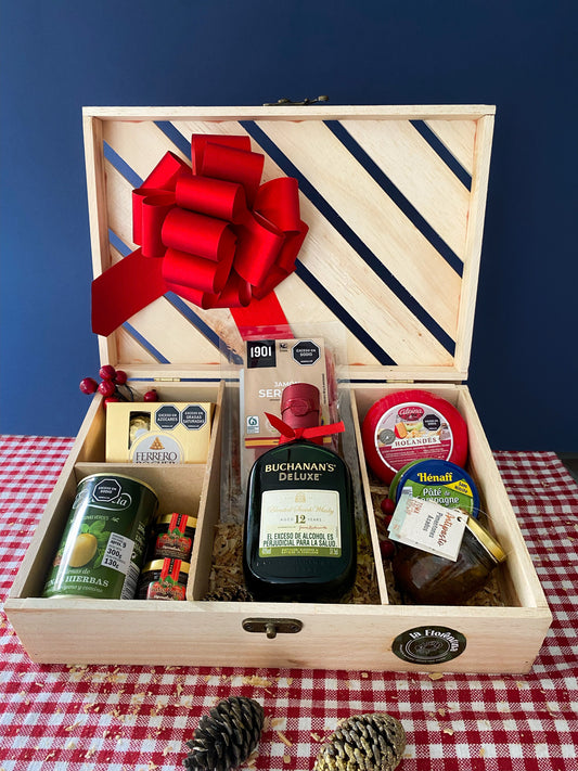 Ancheta Gift Box Buchanan's Gourmet: caja de madera con whisky Buchanan's, jamón serrano, queso holandés, paté francés y aceitunas