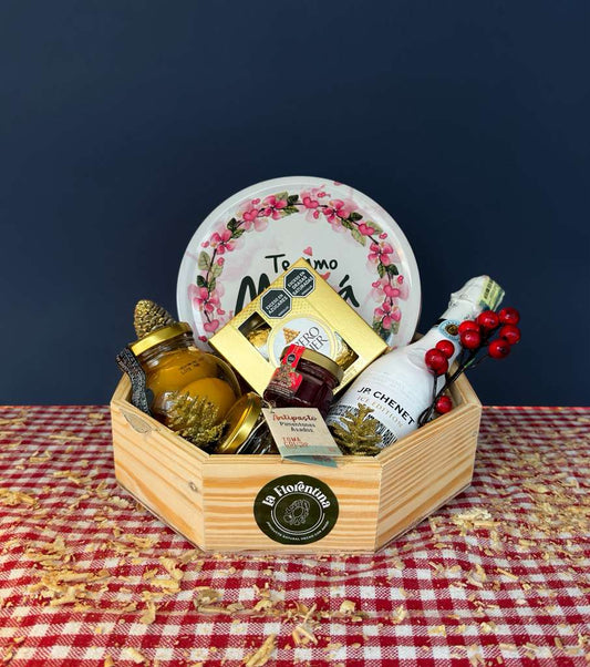 Ancheta Abrazo de Mamá: bandeja octagonal de madera con JP Chenet, galletas danesas, Ferrero Rocher y duraznos en almíbar